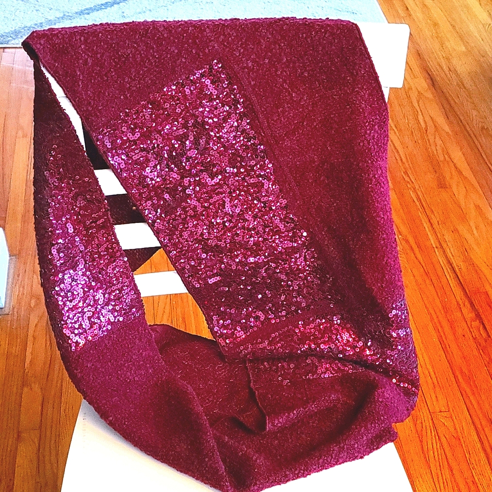 Women's scarf